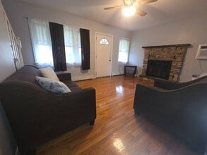 111 Horton Rd in Valley Stream, NY - Building Photo - Building Photo