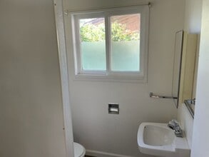 Arrowhead, Unit Unit 07 Cottage (Park Owned) in Clearlake, CA - Foto de edificio - Building Photo