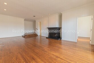 1260 S Beverly Glen Blvd in Los Angeles, CA - Building Photo - Building Photo