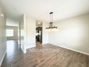 129 Rockwater Way in Zebulon, NC - Foto de edificio - Building Photo