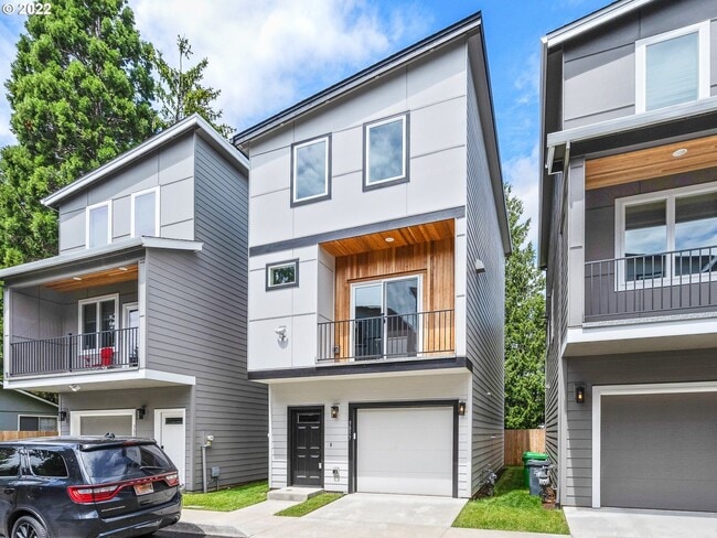 property at 3857 SE 92nd Ave