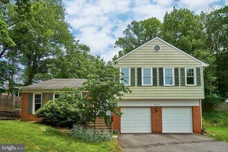8588 Coral Gables Ln in Vienna, VA - Building Photo - Building Photo