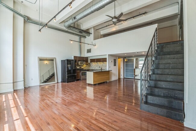 1234 Hamilton St, Unit 104 in Philadelphia, PA - Foto de edificio - Building Photo