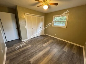 56 Daffodil Ln in Mountain Home, AR - Building Photo