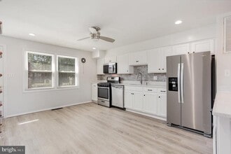 8125 Mid Haven Rd in Dundalk, MD - Building Photo - Building Photo
