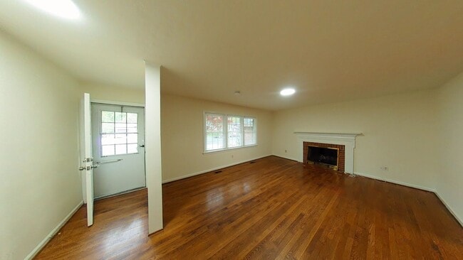 859 Catalina Dr in Newport News, VA - Building Photo - Building Photo