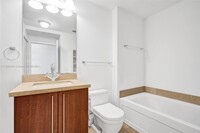 79 SW 12th St, Unit 12 in Miami, FL - Building Photo - Building Photo