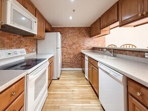 60 Broadlawn Park in Boston, MA - Building Photo - Building Photo