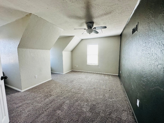 6104 NW Lincoln Ave in Lawton, OK - Building Photo - Building Photo
