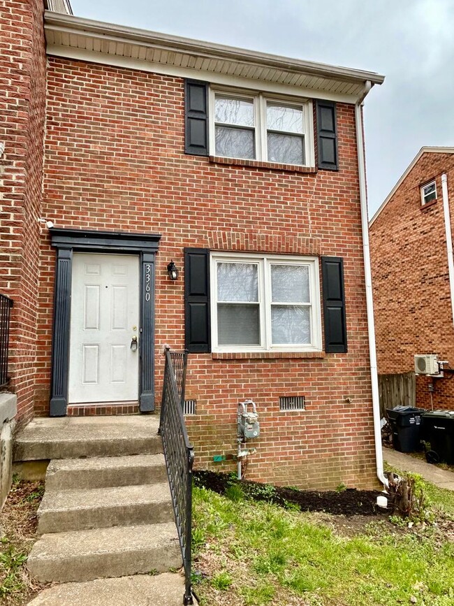 property at 3360 Gatewood Ct