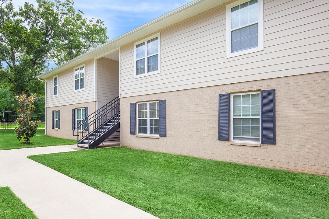 Berwood Apartments in Jackson, MS - Building Photo