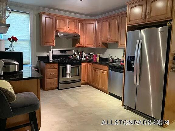 33 Arden St in Boston, MA - Building Photo