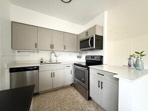 1315 NE 116th St-Unit -0 in Miami, FL - Foto de edificio - Building Photo