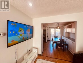 611 Galahad Dr in Oshawa, ON - Building Photo - Building Photo