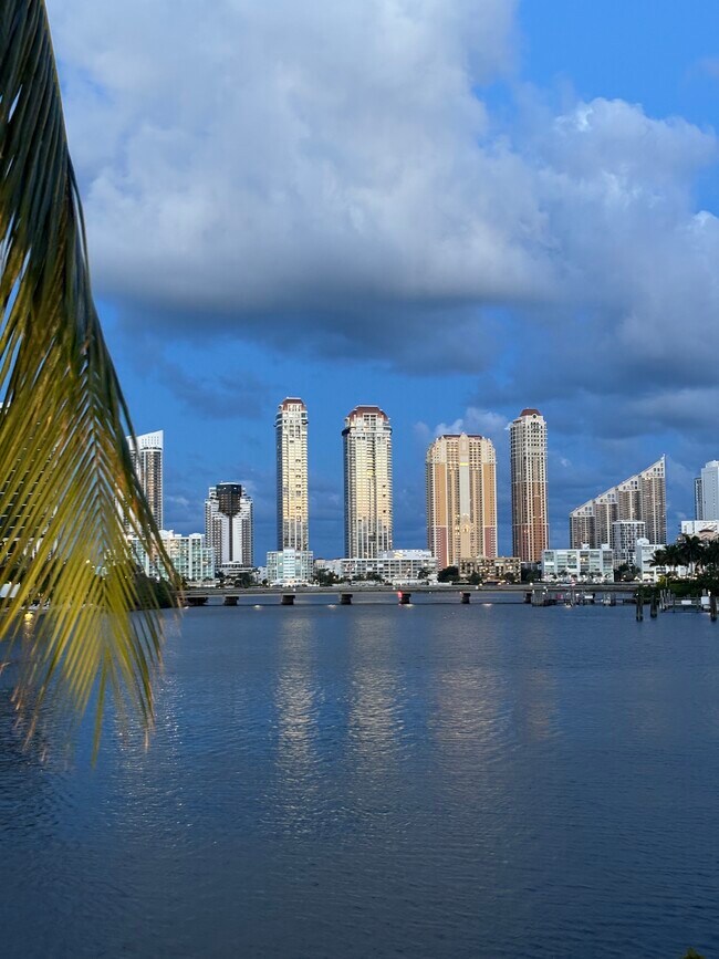 3301 NE 183rd St, Unit 2608 in Aventura, FL - Building Photo - Building Photo