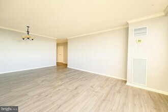 5500 Holmes Run Pkwy, Unit 1618 in Alexandria, VA - Building Photo - Building Photo