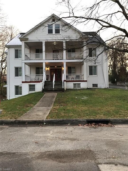 403 Gilmer St in Reidsville, NC - Building Photo