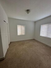 811 NW 101st St in Miami, FL - Building Photo - Building Photo