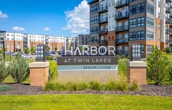 Harbor at Twin Lakes 55+ Apartments in Roseville, MN - Building Photo - Building Photo