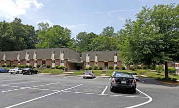 Flats at Newport Crossing in Newport News, VA - Building Photo - Building Photo