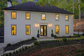 6090 River Chase Cir NW in Atlanta, GA - Building Photo - Building Photo