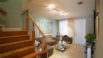 5815 NW 104th Path in Medley, FL - Building Photo - Building Photo