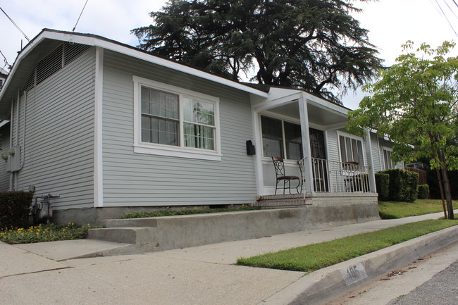 Woodbury Apartments in Altadena, CA - Building Photo - Building Photo