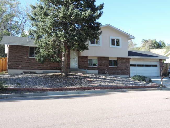 property at 2632 Penacho Cir
