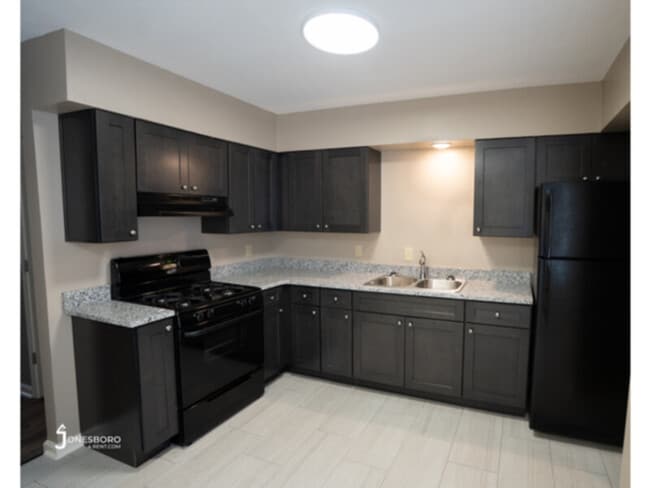 property at 3412 Sun Ave