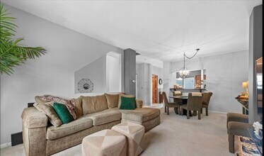 3385 Ravinia Cir in Aurora, IL - Building Photo - Building Photo