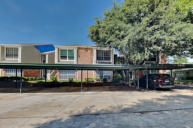 property at 8550 Fair Oaks Crossing