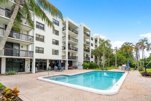 2707 NE 14th Street Causeway in Pompano Beach, FL - Building Photo