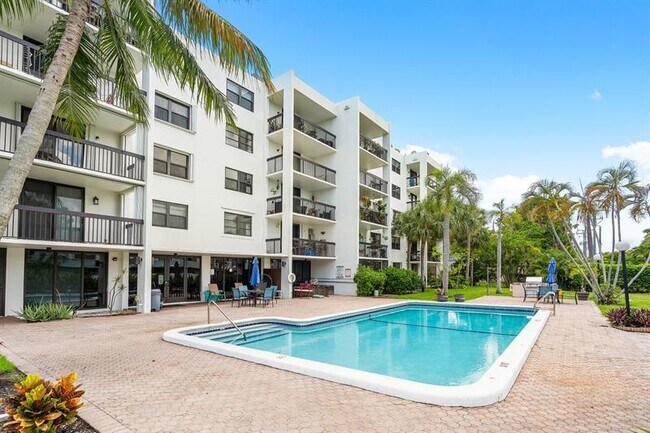 property at 2707 NE 14th Street Causeway