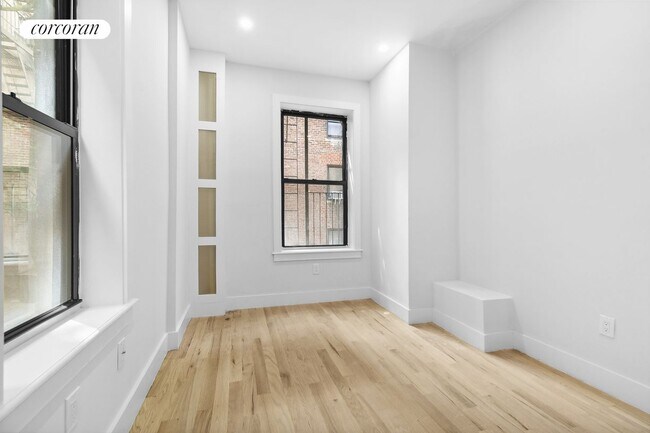 202 W 96th St in New York, NY - Building Photo - Building Photo