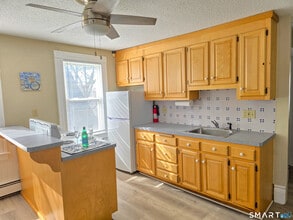 180 Curtis St in New Britain, CT - Building Photo - Building Photo