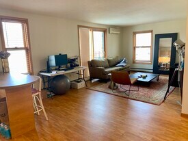 2050 St Clair Ave, Unit 1e