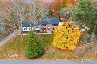 28 Southfield Rd in Edison, NJ - Building Photo - Building Photo