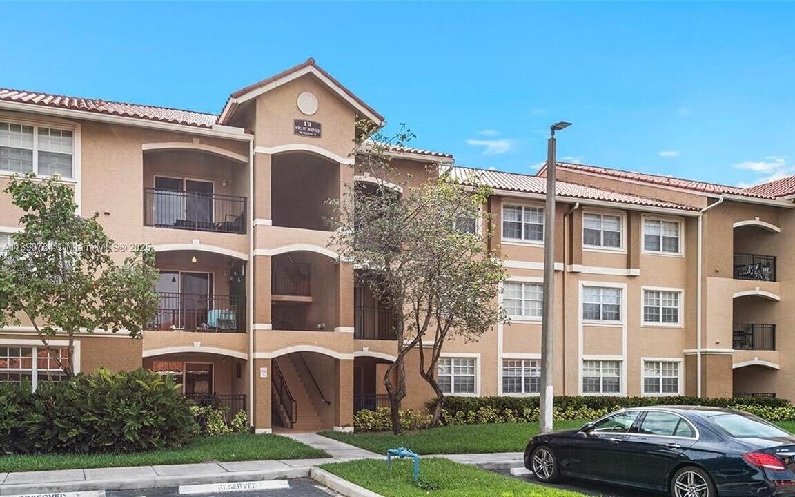 100 SW 117th Terrace in Hollywood, FL - Building Photo