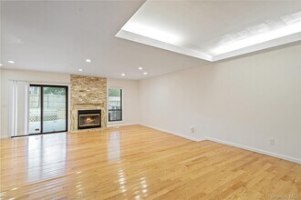 236 Hamlet Dr in Jericho, NY - Building Photo - Building Photo