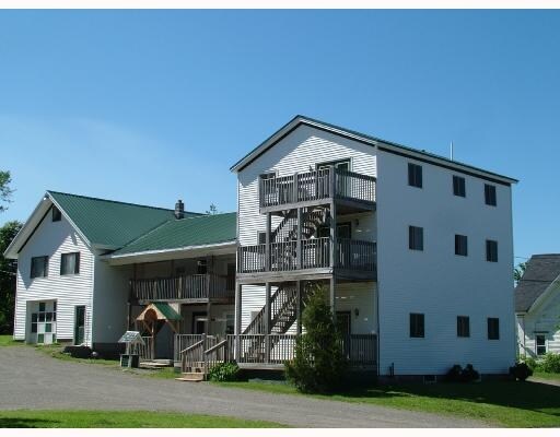 50 Main St in Patten, ME - Foto de edificio