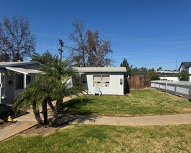 568 Durham St in El Cajon, CA - Foto de edificio - Building Photo