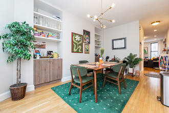 209 W Newton St, Unit 2 in Boston, MA - Foto de edificio - Building Photo