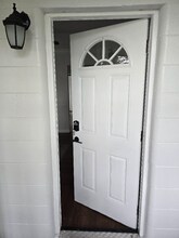 3212 E Henry Ave in Tampa, FL - Building Photo - Building Photo