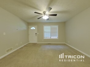 547 Nottingham Dr in Douglasville, GA - Building Photo - Building Photo