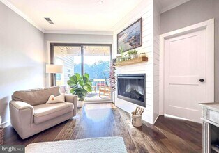 11250 Harbor Ct in Reston, VA - Building Photo - Building Photo