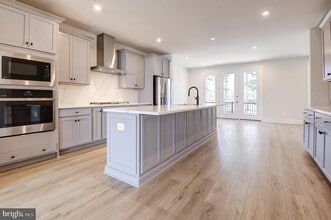 42225 Shining Star Sq in Brambleton, VA - Building Photo - Building Photo