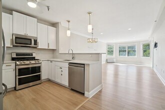 30 Freedomway in Jersey City, NJ - Building Photo - Building Photo