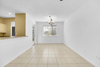 1213 Lucaya Dr in Riviera Beach, FL - Building Photo - Building Photo