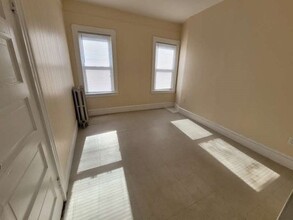 175 River St, Unit #3 in Cambridge, MA - Building Photo - Building Photo