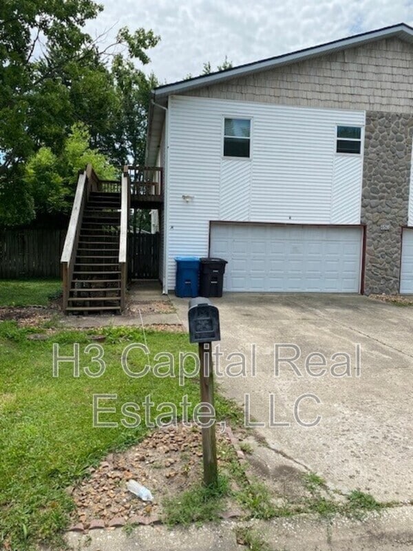 property at 452 Meadow Dr